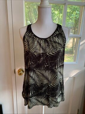 Cable & Gauge Black and Green Palm-Print Sleeveless Tank